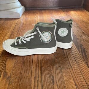 Women’s converse clubhouse high top sneakers size 8